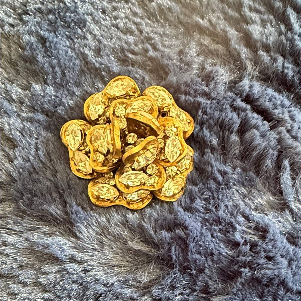 Vintage America Gold Textured Brooch